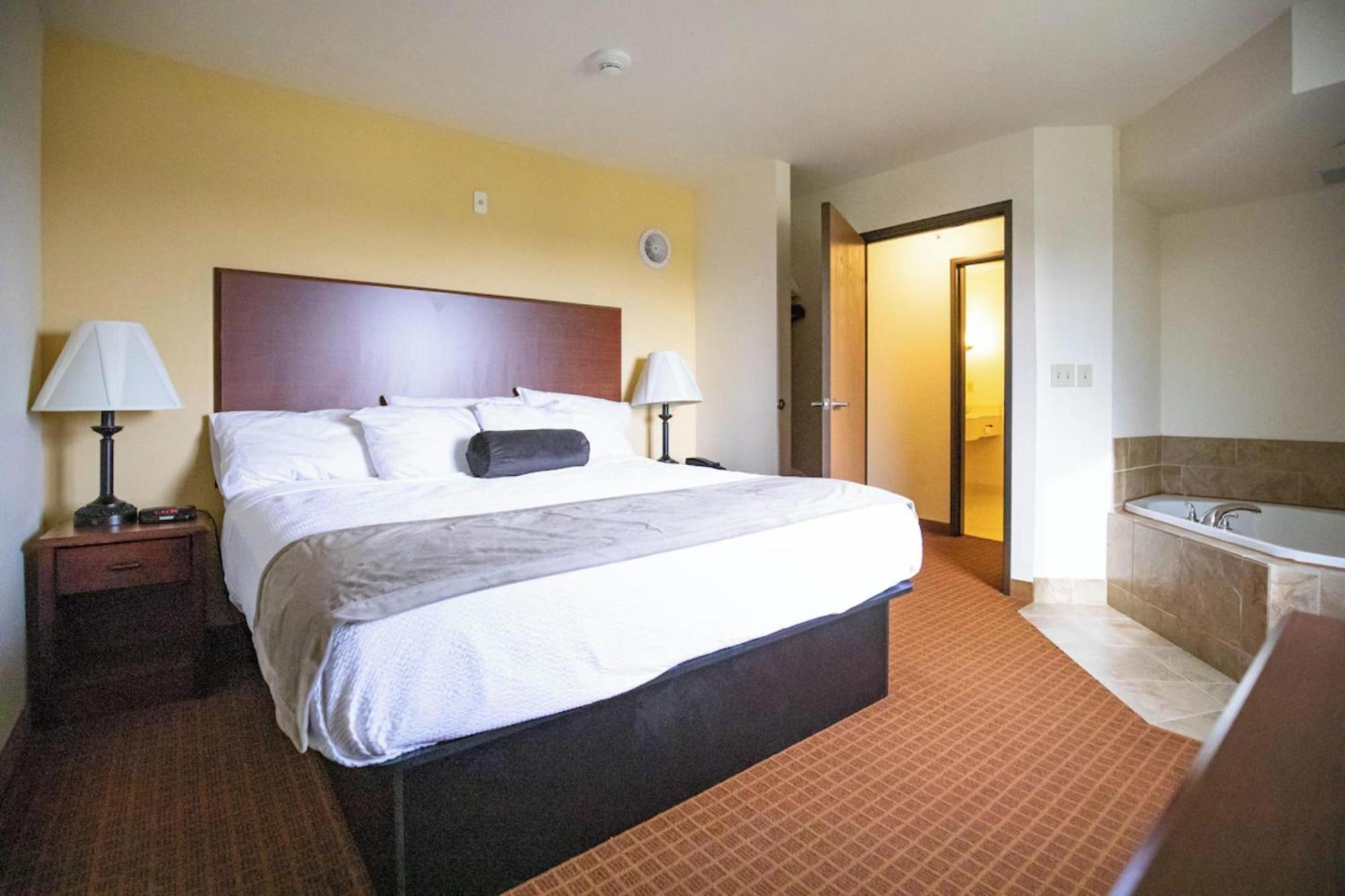 Park View Inn & Suites Hoisington Near Great Bend Dış mekan fotoğraf