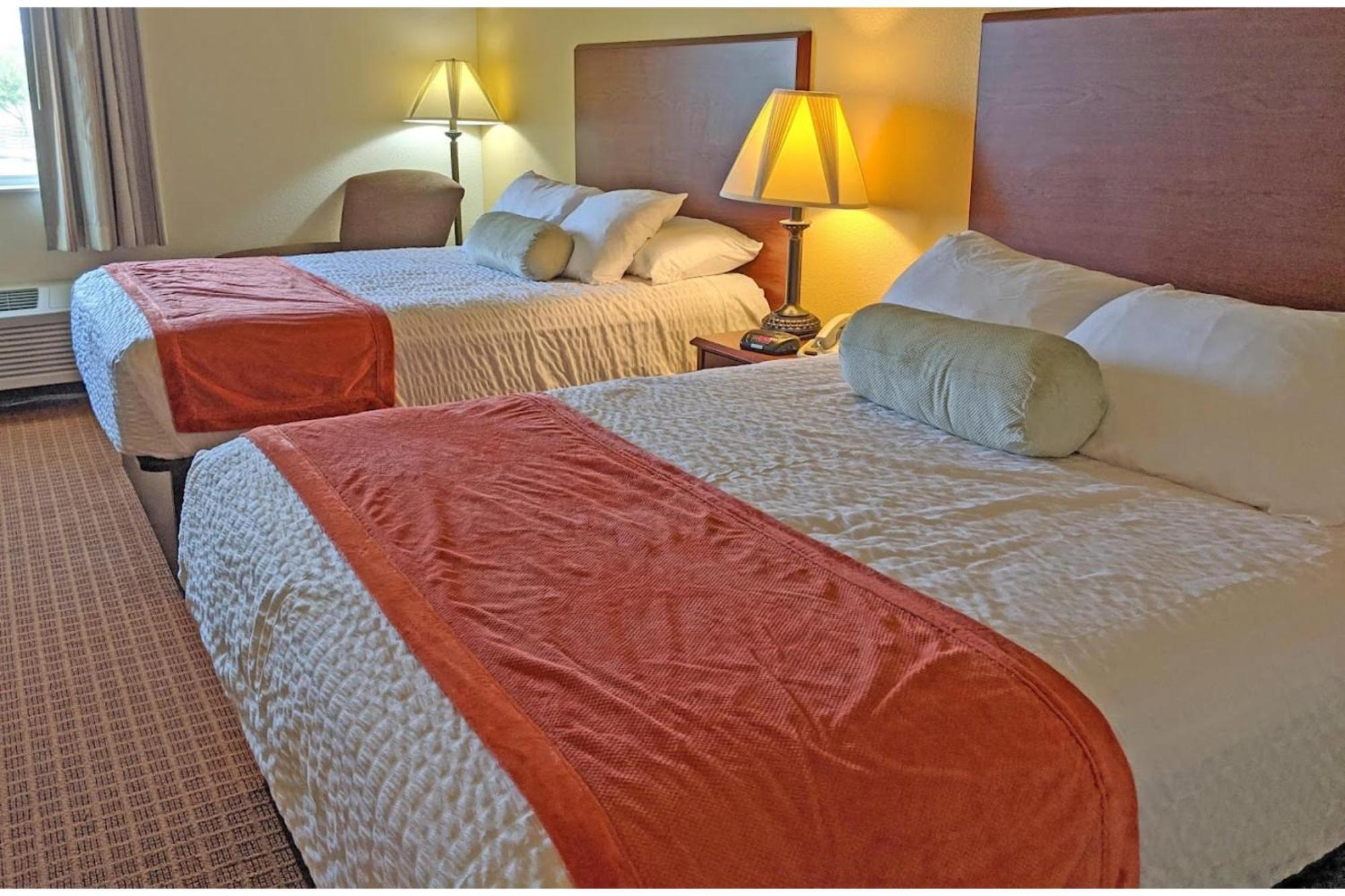Park View Inn & Suites Hoisington Near Great Bend Dış mekan fotoğraf