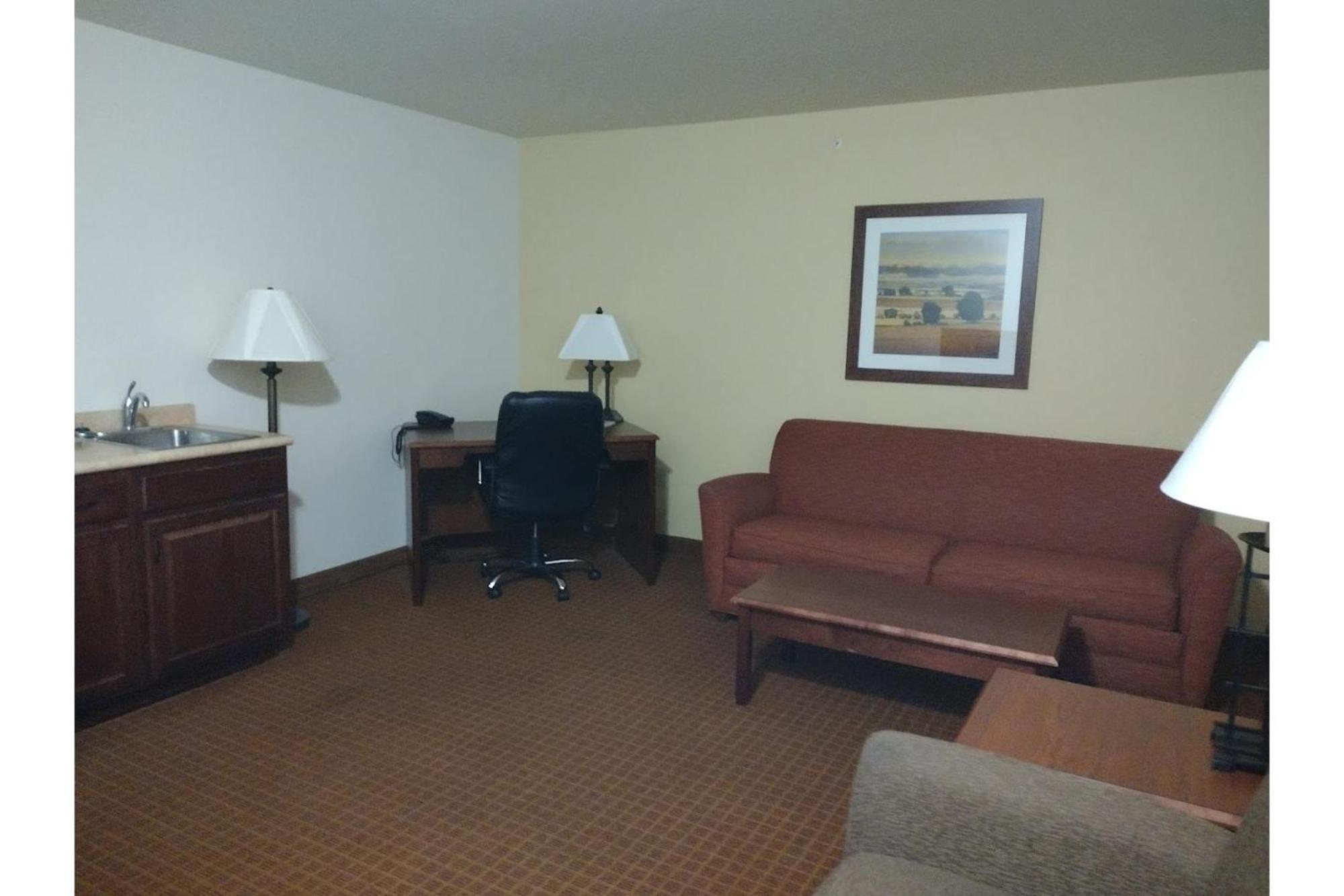 Park View Inn & Suites Hoisington Near Great Bend Dış mekan fotoğraf