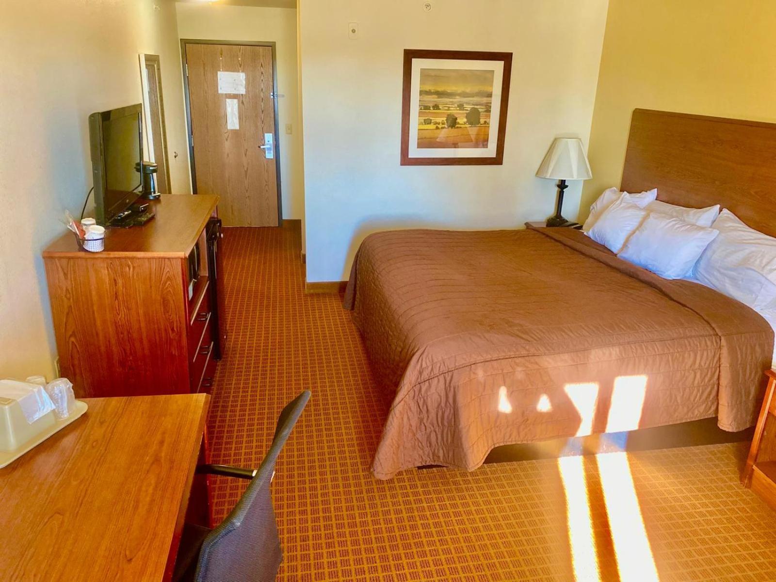 Park View Inn & Suites Hoisington Near Great Bend Dış mekan fotoğraf