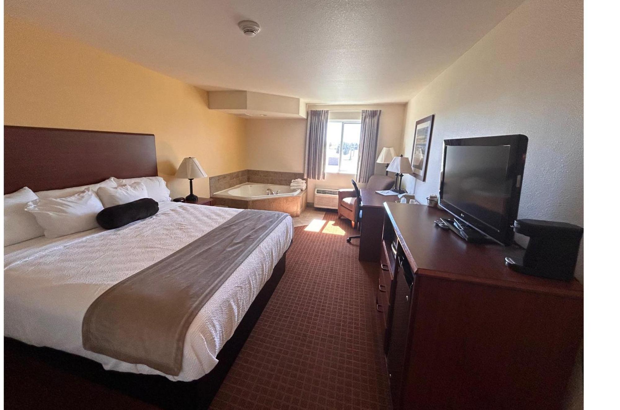 Park View Inn & Suites Hoisington Near Great Bend Dış mekan fotoğraf