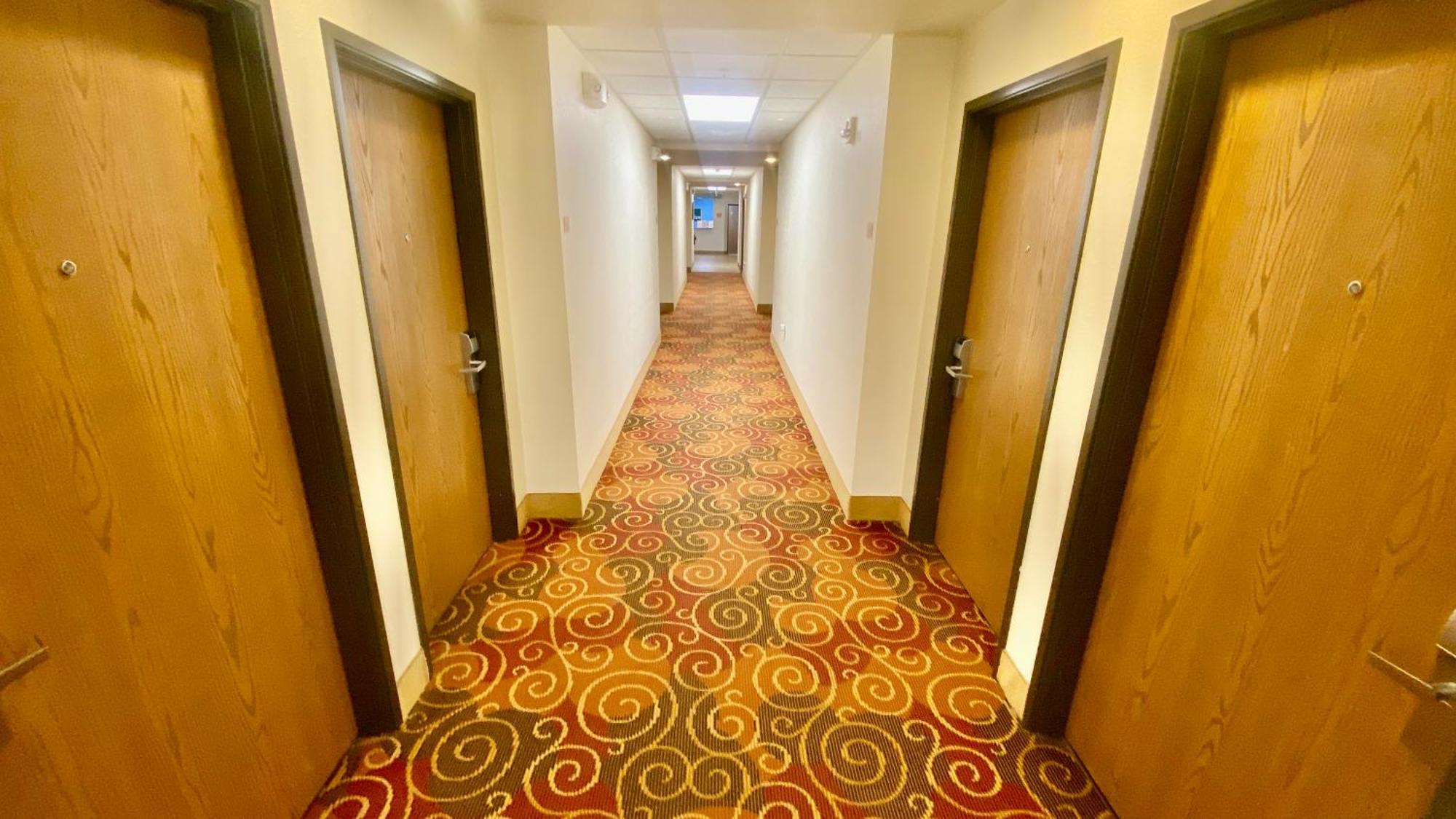 Park View Inn & Suites Hoisington Near Great Bend Dış mekan fotoğraf