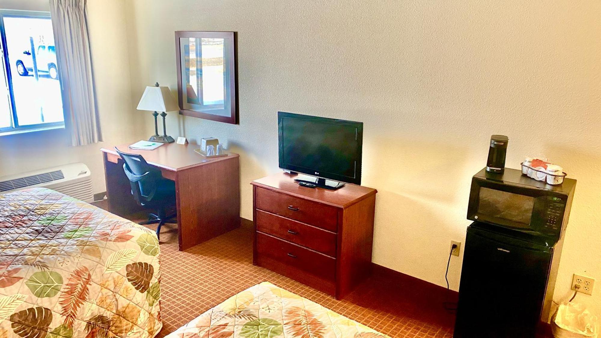 Park View Inn & Suites Hoisington Near Great Bend Dış mekan fotoğraf