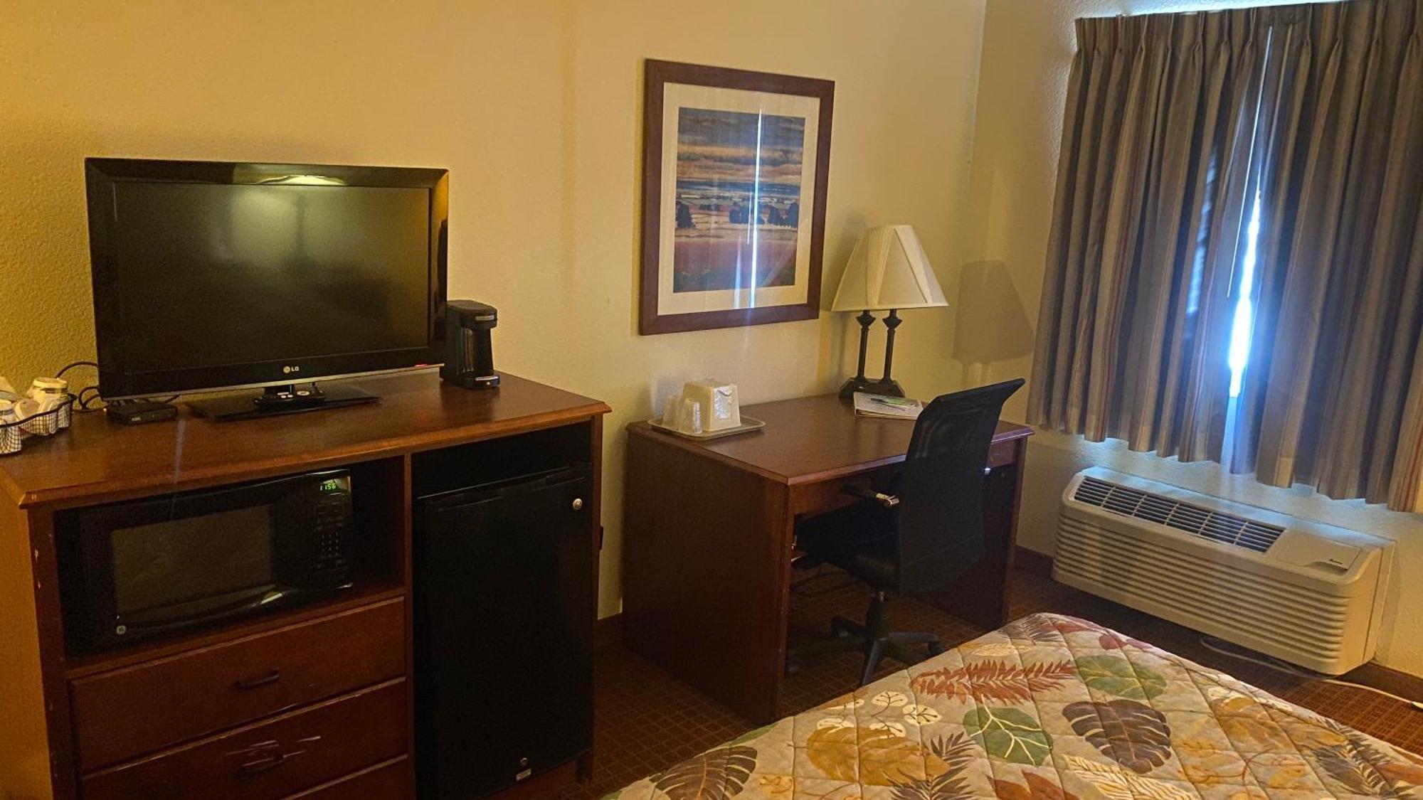 Park View Inn & Suites Hoisington Near Great Bend Dış mekan fotoğraf