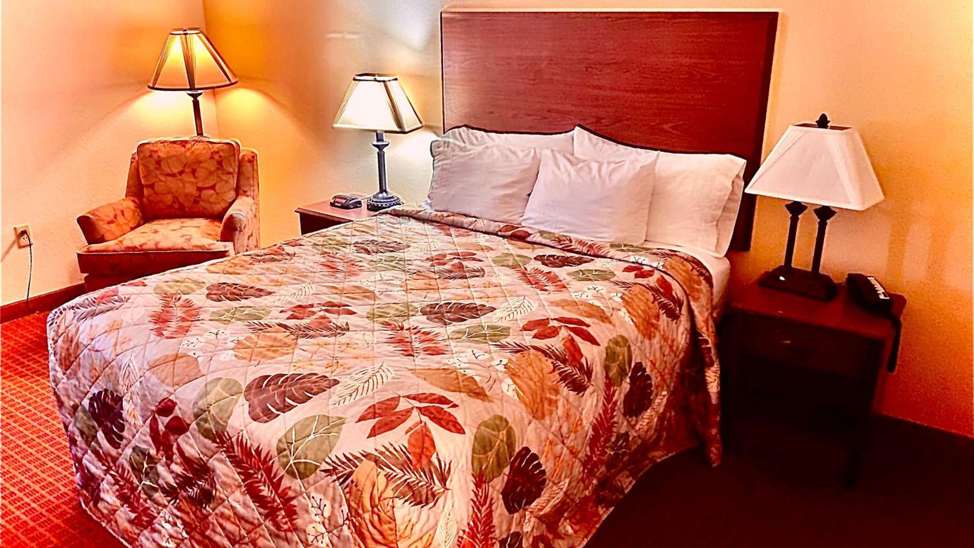 Park View Inn & Suites Hoisington Near Great Bend Dış mekan fotoğraf