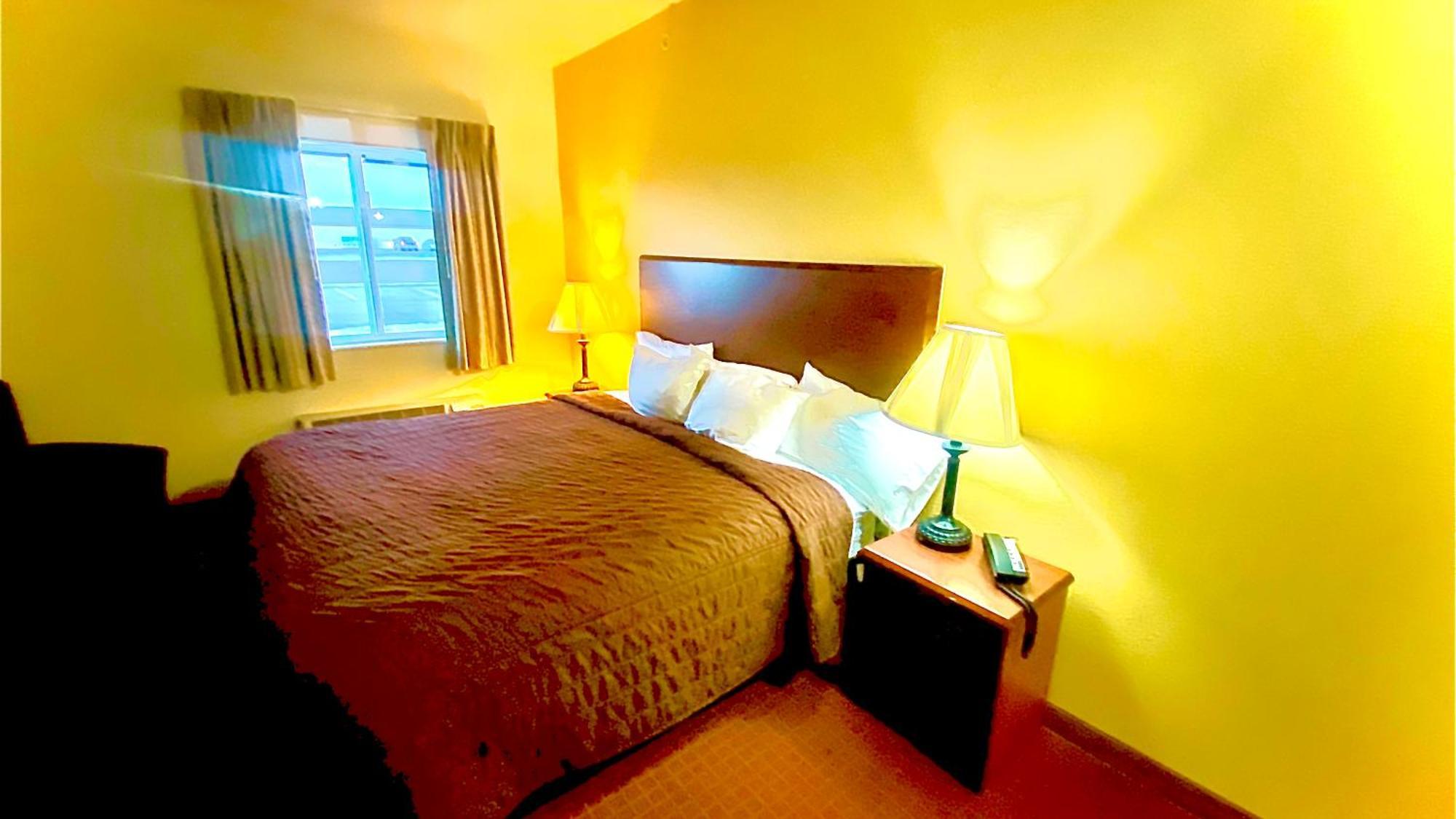 Park View Inn & Suites Hoisington Near Great Bend Dış mekan fotoğraf