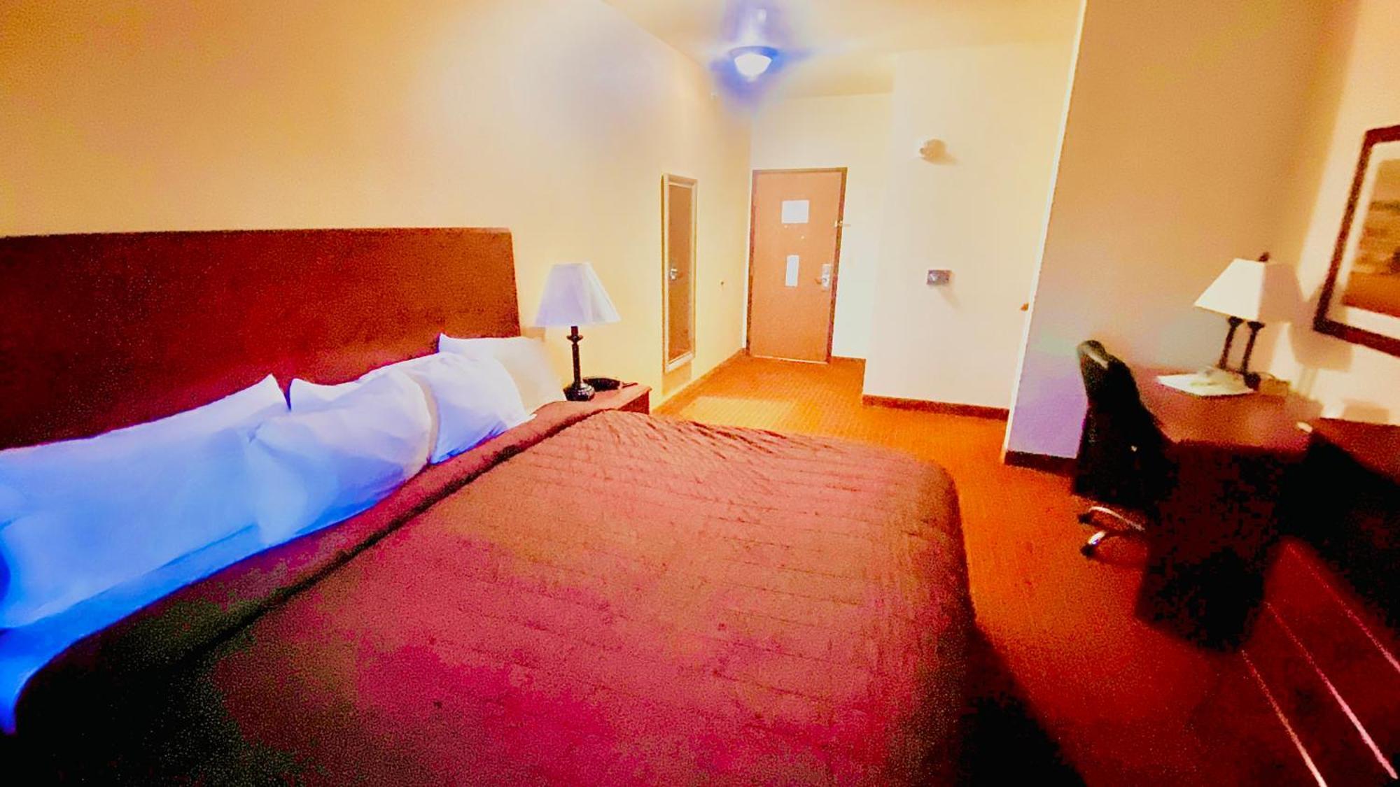 Park View Inn & Suites Hoisington Near Great Bend Dış mekan fotoğraf